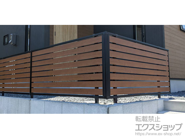 岡山県赤磐市ののフェンス・柵 モクアルフェンス 横板タイプ　自由柱施工 施工例