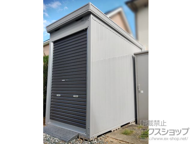 愛知県一宮市のの倉庫・ガレージ FM-1426HY-GM バイク保管庫 一般型 床付タイプ 1370×2630×2385 ハイルーフ FM-1426HY 施工例