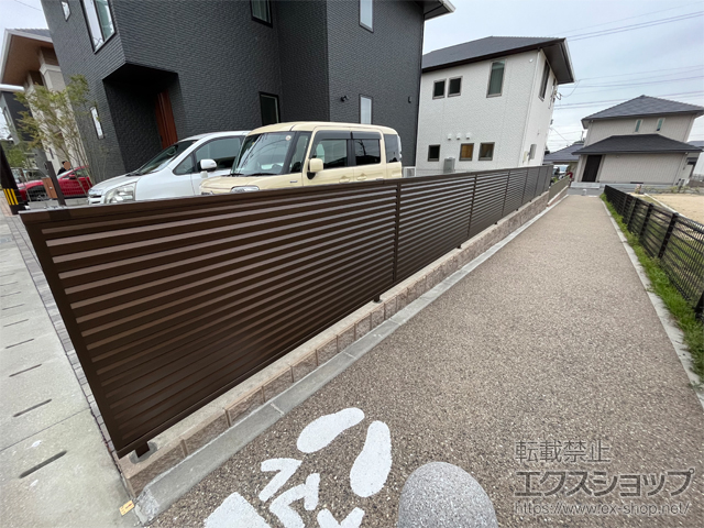 大分県大分市ののフェンス・柵 ミエーネフェンス 目隠しルーバータイプ 自由柱施工 施工例