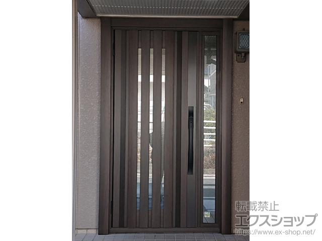 愛知県豊田市のLIXIL リクシル（トステム）の玄関ドア リシェント勝手口ドア 断熱仕様（一般複層）ランマ無（L）K型 施工例