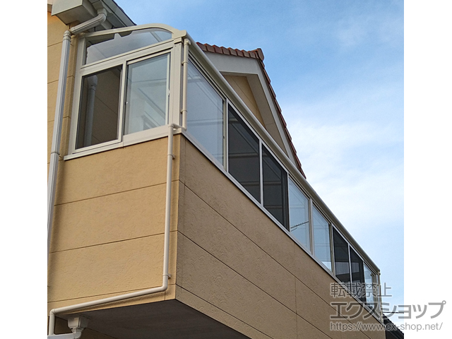 千葉県八街市ののバルコニー・ベランダ屋根 サニージュ R型 造り付けバルコニー納まり ランマ無 積雪〜20cm対応＋ハンドライン? 平型 施工例