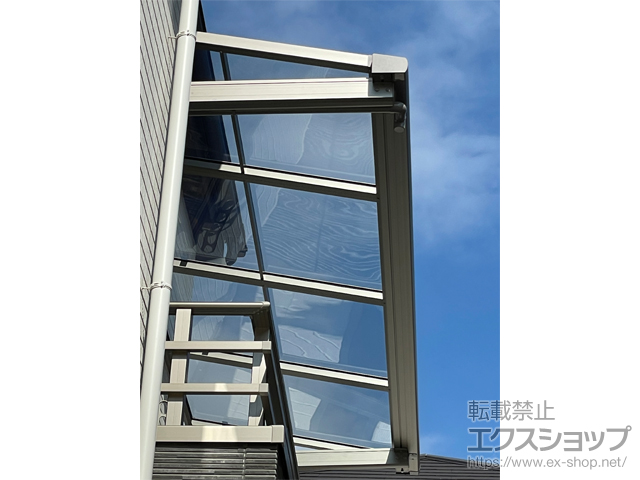東京都小平市ののバルコニー・ベランダ屋根 スピーネ F型 ルーフタイプ 単体 積雪〜20cm対応 施工例