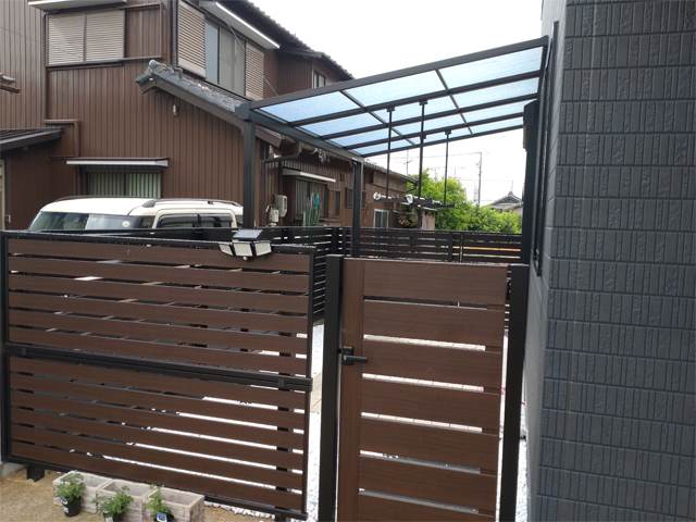 愛知県名古屋市ののフェンス・柵 モクアルフェンス 横板タイプ 2段支柱 自立建て用 （パネル2段） 施工例