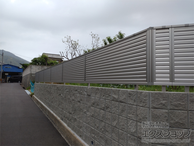 福岡県糸島市ののフェンス・柵 ミエーネフェンス 目隠しルーバータイプ 自由柱施工 施工例
