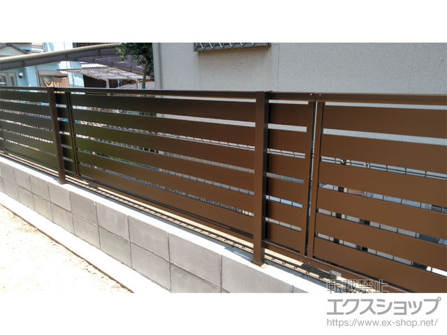 兵庫県加古郡稲美町ののフェンス・柵 シンプレオフェンスSY1F型 横スリット　自由柱施工 施工例