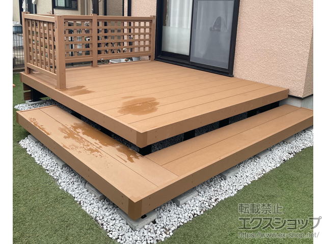 栃木県宇都宮市ののウッドデッキ リウッドデッキ 200+段床セット＜正面・片側側面＞+リウッドデッキフェンス1型＜井桁格子＞+床下囲い 施工例