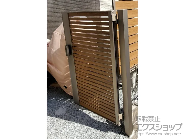 京都府半田市のLIXIL(リクシル)の門扉 開き門扉AB ウッディYS1型 片開き　柱使用 施工例