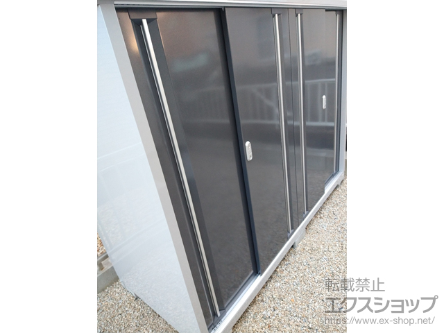 三重県四日市市のの物置・屋外倉庫 シンプリー 一般型 2160×905×1603 MJX-219D-P-CG 施工例