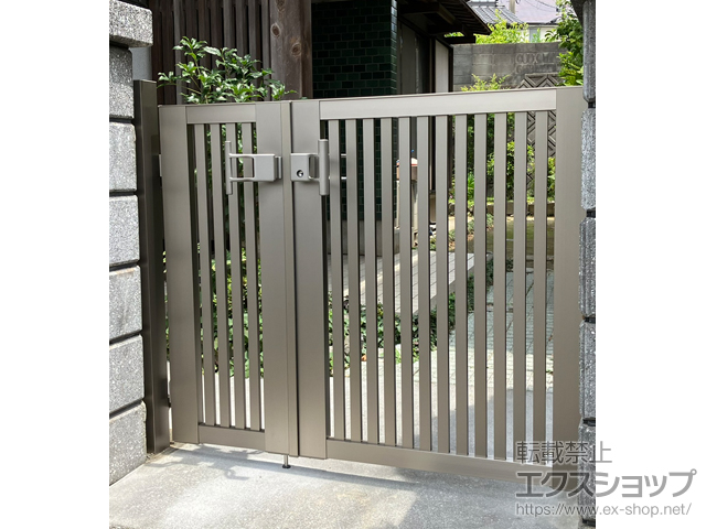 福岡県北九州市のの門扉 レジリア T2型 両開き親子 門柱タイプ 施工例
