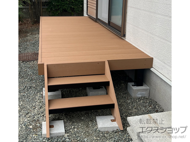 福岡県福津市ののウッドデッキ マージウッドデッキ+ ステップ Sタイプ(2段) 施工例
