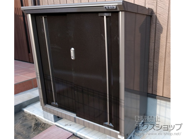 神奈川県茅ヶ崎市のの物置・屋外倉庫 ナイソーシスター　1100×480×1103 KMW-115B-P-CB 施工例