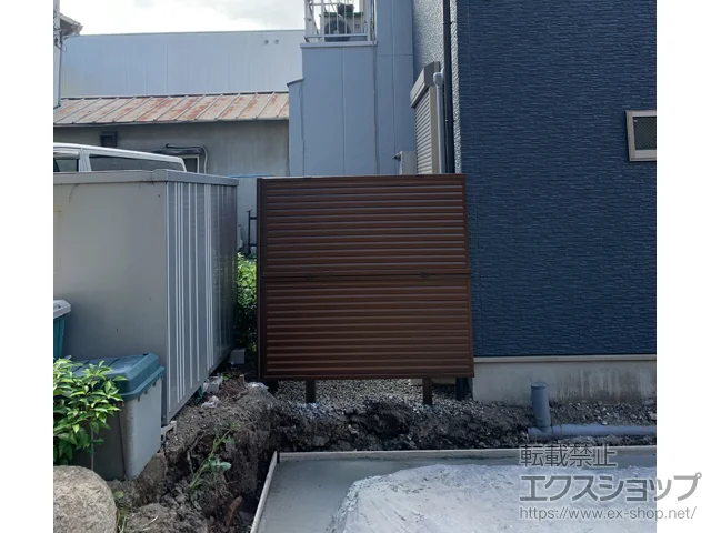 大阪府大阪市のValue Selectのフェンス・柵・塀 ミエーネフェンス 目隠しルーバータイプ 2段支柱 自立建て用 施工例
