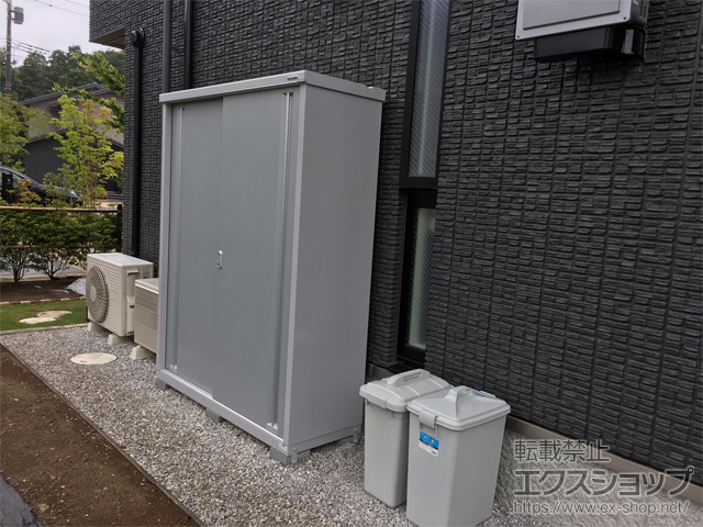 埼玉県東松山市のの物置・屋外倉庫 シンプリー 一般型 1520×515×1903（MJX-155E-P） MJX-155E-P-PS＋棚板 施工例