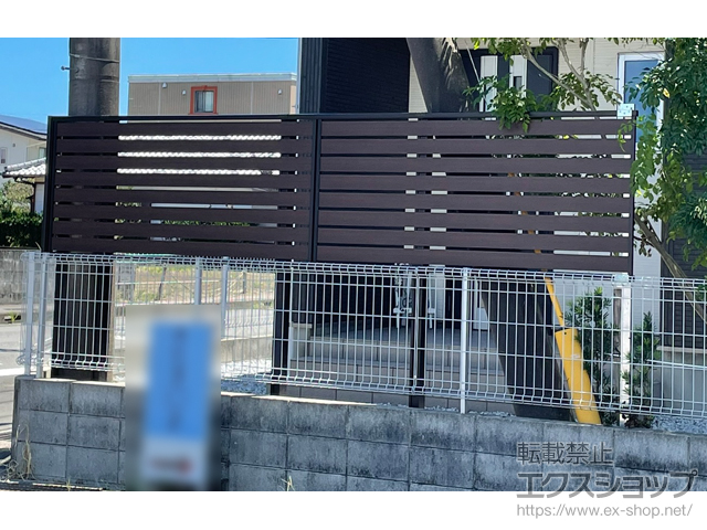 宮崎県宮崎市ののフェンス・柵 モクアルフェンス 横板タイプ 2段支柱 自立建て用（上段のみ） 施工例