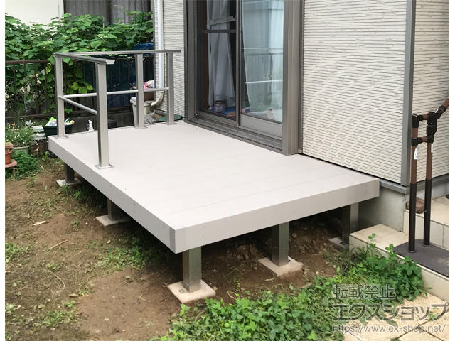 埼玉県坂戸市ののウッドデッキ リウッドデッキ 200＋ルシアスデッキフェンスB02型＜横格子1本タイプ＞ 施工例