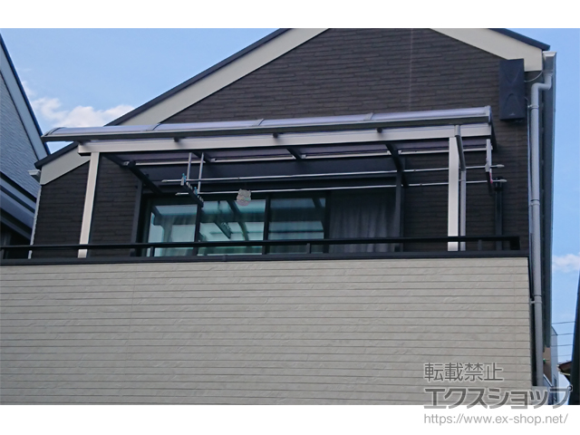 東京都葛飾区ののバルコニー・ベランダ屋根 ソラリア R型 屋根タイプ 単体 積雪〜20cm対応＋吊り下げ式固定物干し 施工例