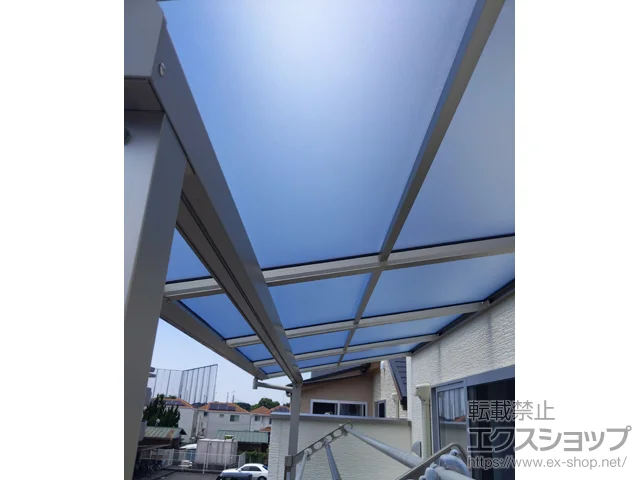 千葉県柏市のYKKAPのバルコニー・ベランダ屋根 ソラリア F型 屋根タイプ 単体 積雪～20cm対応 施工例