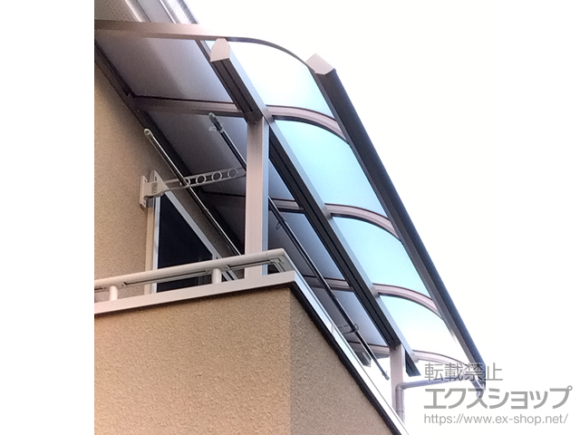 神奈川県川崎市ののバルコニー・ベランダ屋根 プレシオステラスII R型 屋根タイプ 単体 積雪〜20cm対応 施工例