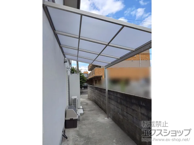 愛媛県西条市のYKKAPのテラス屋根 ソラリア F型 テラスタイプ 単体 積雪〜20cm対応 施工例