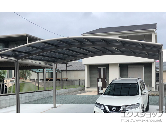 三重県津市ののカーポート ネスカR (ラウンドスタイル) ワイド 積雪〜20cm対応+屋根材ホルダー 施工例