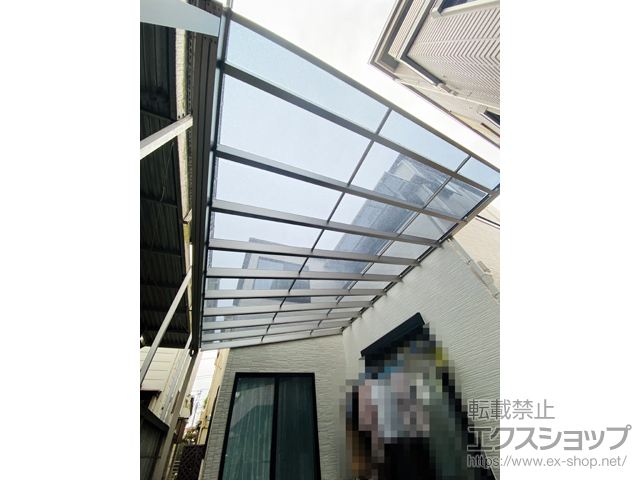 東京都板橋区ののテラス屋根 ソラリア F型 ビッグサイズ 単体 積雪〜20cm対応 施工例