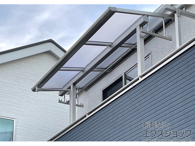 埼玉県埼玉県川口市ののバルコニー・ベランダ屋根 ソラリア F型 屋根タイプ 単体 積雪〜20cm対応 施工例
