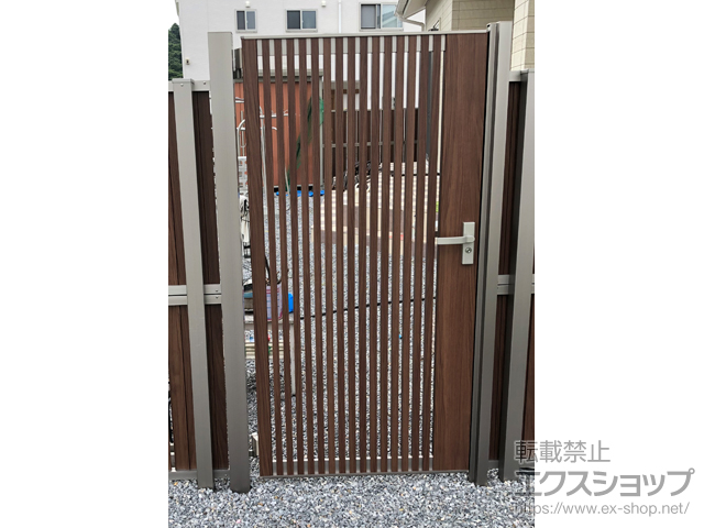 栃木県佐野市のの門扉 開き門扉AB ウッディTS1型 片開き　柱使用 施工例
