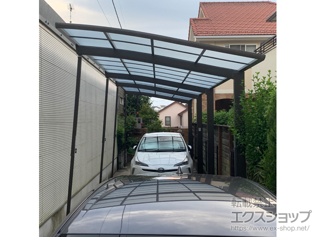 神奈川県川崎市ののカーポート ネスカR (ラウンドスタイル) 縦連棟 積雪〜20cm対応＋着脱式サポート 施工例