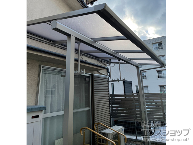 福岡県久留米市ののテラス屋根 プレシオステラスII F型 テラスタイプ 単体 積雪〜20cm対応＋吊り下げ式物干し 施工例