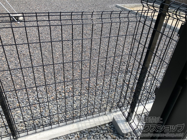 福島県須賀川市ののフェンス・柵 イーネットフェンスA1F型 自由柱タイプ 施工例