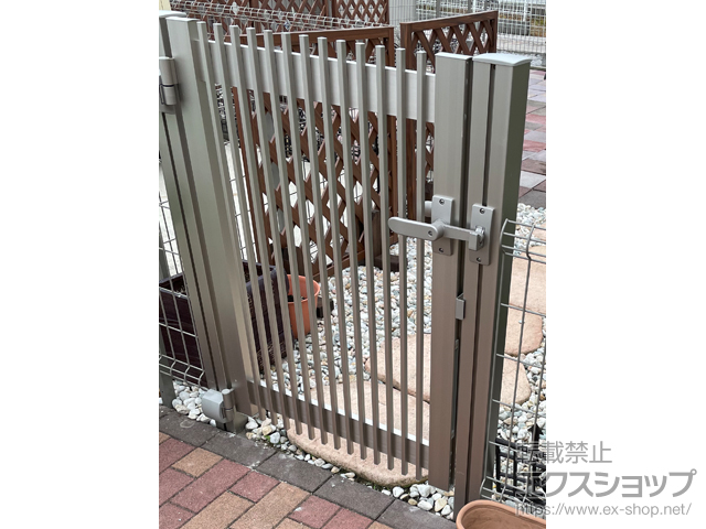 福島県郡山市のの門扉 シンプレオ門扉T1型 縦格子 片開き 門柱使用 施工例