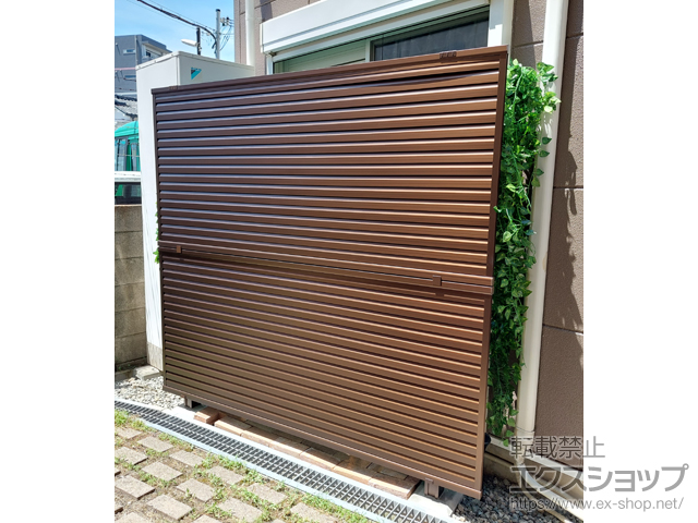 大阪府豊中市ののフェンス・柵 ミエーネフェンス 目隠しルーバータイプ 2段支柱 自立建て用 施工例