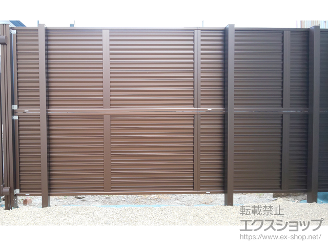 大阪府泉大津市ののフェンス・柵 ミエーネフェンス 目隠しルーバータイプ 2段支柱 自立建て用（パネル2段） 施工例