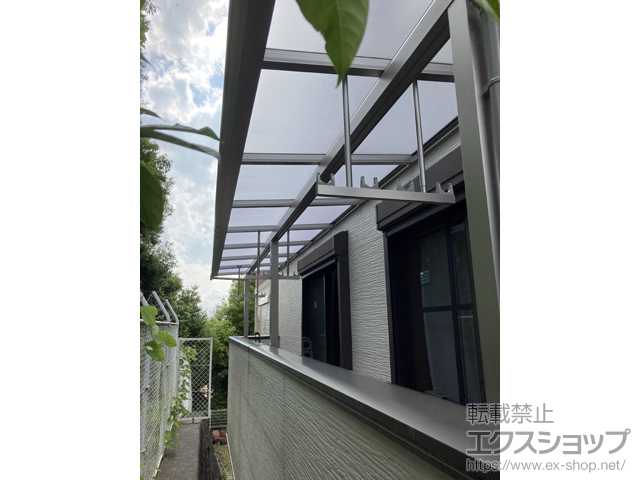 大阪府豊中市ののバルコニー・ベランダ屋根 プレシオステラスII F型 屋根タイプ 連棟 積雪〜20cm対応 施工例