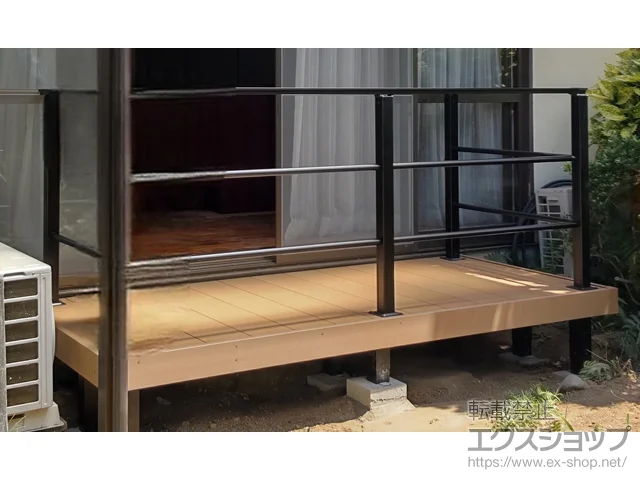 熊本県熊本市のYKKAPのウッドデッキ リウッドデッキ 200+ルシアスデッキフェンスB03型<横格子2本タイプ> 施工例