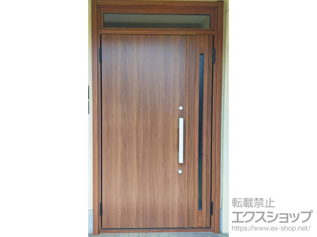岡山県岡山市のLIXIL リクシル（トステム）の玄関ドア リシェント玄関ドア3 断熱K4仕様 親子仕様(ランマ付)外観左吊元 M17型 ※手動仕様 施工例