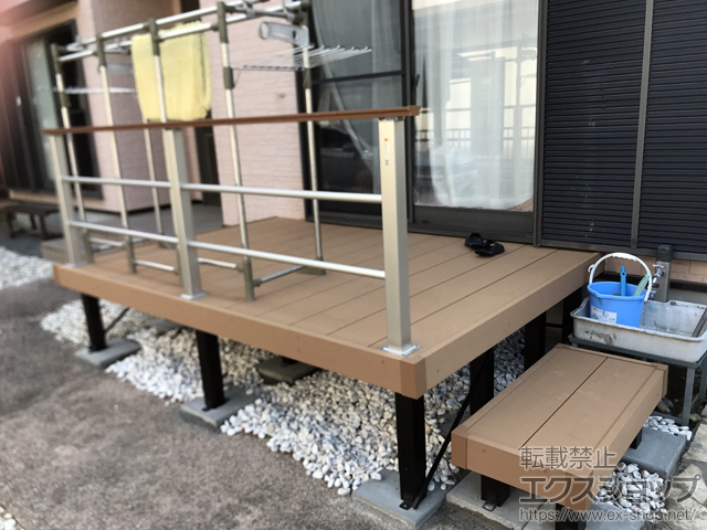 茨城県水戸市ののウッドデッキ リウッドデッキ 200+ルシアスデッキフェンスB03型＜横格子2本タイプ＞ 施工例
