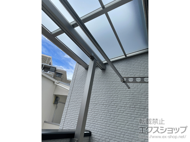 福岡県福岡市ののバルコニー・ベランダ屋根 ソラリア F型 屋根タイプ 単体 積雪〜20cm対応 施工例