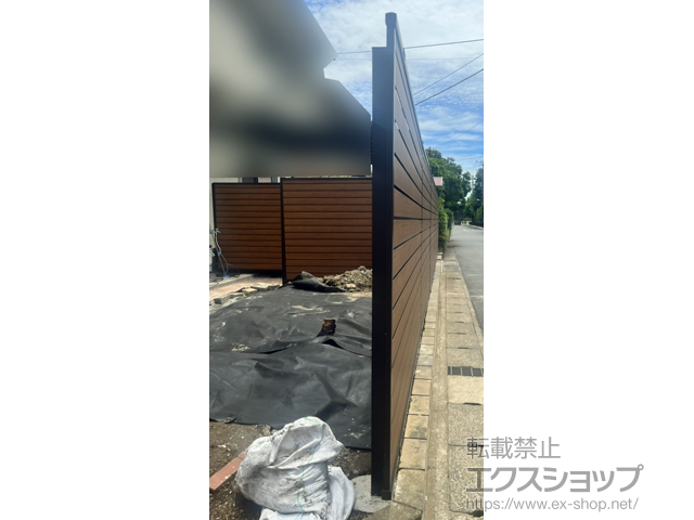 千葉県浦安市ののフェンス・柵 ルシアス スクリーンフェンスD01型 木調色 施工例