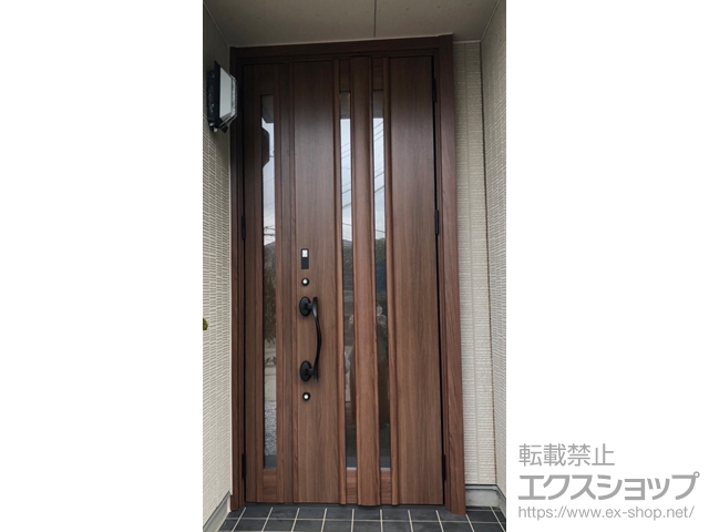 神奈川県藤沢市のLIXIL リクシル（トステム）の玄関ドア リシェント玄関ドア3 断熱ハイサイズK4仕様 親子仕様(ランマ無)外観右吊元 G15型 ※タッチキー仕様(キー付リモコン) 施工例