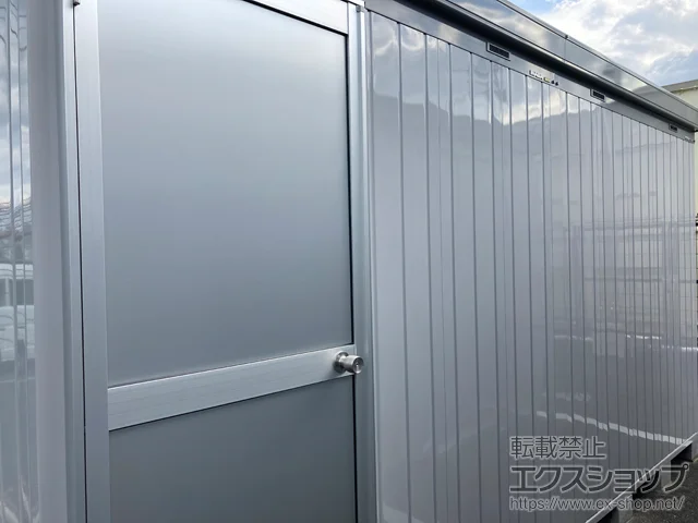 埼玉県入間市のイナバの物置・収納・屋外倉庫 断熱物置 ネクスタプラス ドアタイプ 一般型 4420×2210×2375 NXP-98HD 施工例