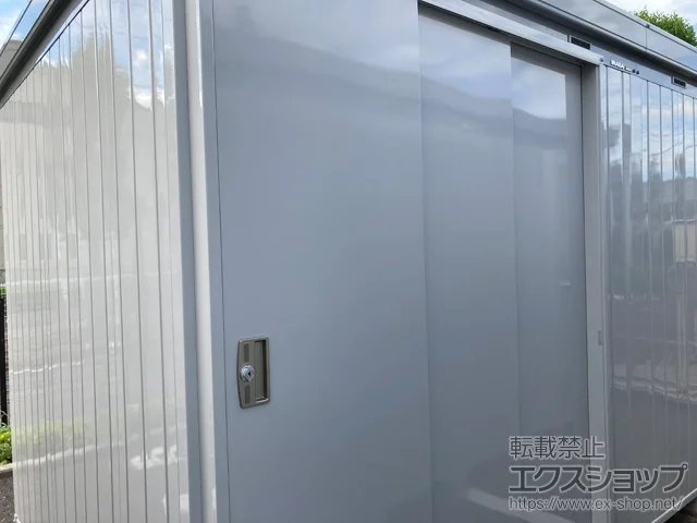 埼玉県入間市のイナバの物置 断熱物置 ネクスタプラス 扉タイプ 一般型 4420×2210×2375 NXP-98HT-MG 施工例