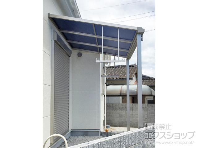 和歌山県和歌山市ののテラス屋根 ソラリア F型 テラスタイプ 単体 積雪〜20cm対応+吊り下げ式固定物干し 施工例