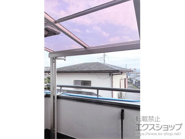 千葉県君津市のYKKAPのバルコニー屋根 ソラリア F型 屋根タイプ 単体 積雪～20cm対応+吊り下げ式固定物干し 標準タイプ 施工例