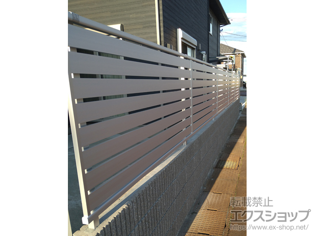 新潟県長岡市ののフェンス・柵 シンプレオフェンスSY1F型 横スリット 自由柱施工 施工例