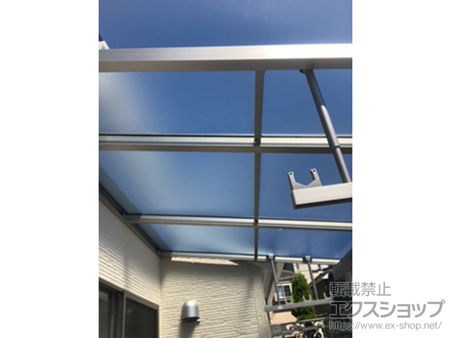 神奈川県横浜市ののバルコニー・ベランダ屋根 ソラリア F型 屋根タイプ 単体 積雪〜20cm対応 施工例
