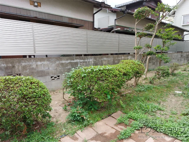 福岡県福岡市のValue Selectのフェンス・柵・塀 ミエーネフェンス 目隠しルーバータイプ 自由柱施工 施工例