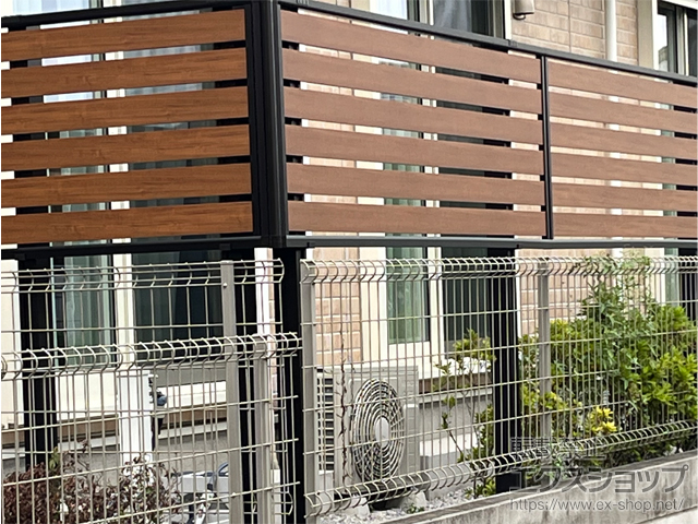 東京都三鷹市ののフェンス・柵 モクアルフェンス　横板タイプ　〈自立建て用〉2段支柱(独立専用)　※上段のみ設置 施工例
