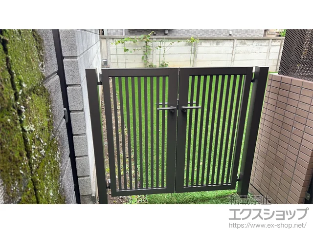 東京都杉並区のLIXIL リクシル(TOEX)の門扉 開き門扉AB TR3型 両開き 柱使用 施工例