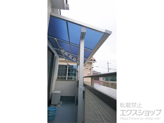 東京都あきる野市のYKKAPのバルコニー・ベランダ屋根 ソラリア F型 屋根タイプ 単体 積雪～20cm対応 施工例